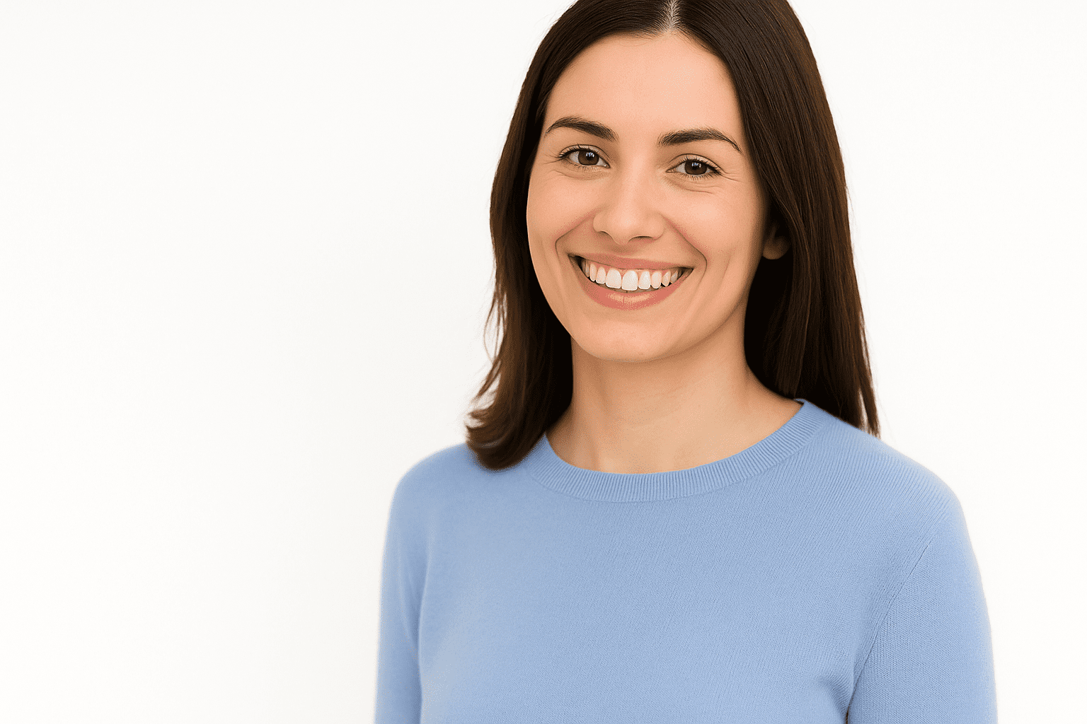 Paciente con implante dental y corona integrada, en clínica